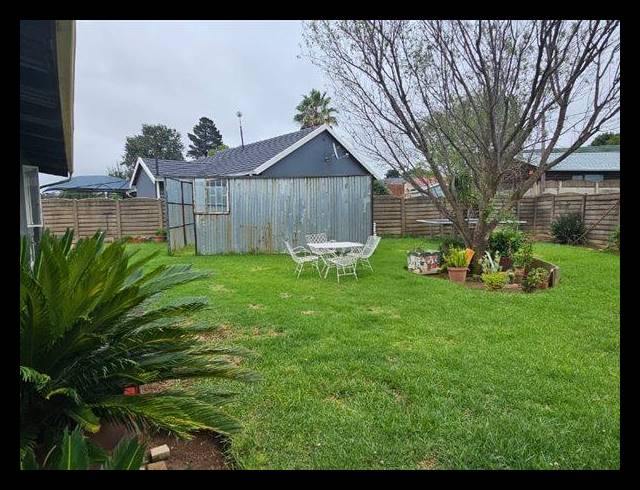 4 BEDROOM HOUSE FOR SALE IN BONAERO PARK